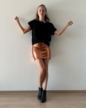 Cargar imagen en el visor de la galería, FALDA MIAMI (COBRE METALIZADA)