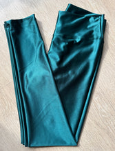 Cargar imagen en el visor de la galería, LEGGING LYCRA VERDE TURQUESA METALIZADA