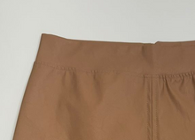 Cargar imagen en el visor de la galería, Falda 3/4 Cuerina Beige