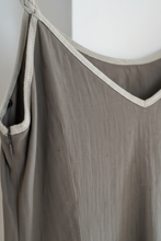 Cargar imagen en el visor de la galería, Vestido IRFE de Lino gris ♻️