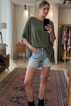 Cargar imagen en el visor de la galería, Polera suelta algodon manga 3/4