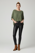 Cargar imagen en el visor de la galería, Polera suelta algodon manga 3/4