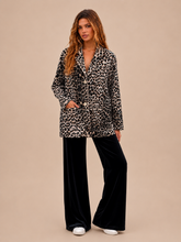 Cargar imagen en el visor de la galería, Blazer Animal Print Mujer Oversize