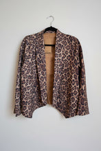 Cargar imagen en el visor de la galería, Blazer Gamuza Animal Print
