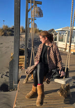 Cargar imagen en el visor de la galería, CHAQUETA ANIMAL PRINT