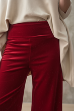 Cargar imagen en el visor de la galería, Pantalon terciopelo rojo italiano