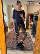 Cargar imagen en el visor de la galería, POLERA ALGODON ASIMETRICA