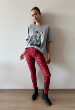Cargar imagen en el visor de la galería, LEGGING LYCRA ANIMAL PRINT ROJA