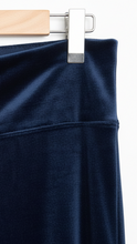 Cargar imagen en el visor de la galería, Pantalon Terciopelo Azul Marino