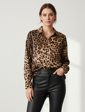 Cargar imagen en el visor de la galería, Blusa Satin Animal Print