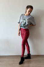 Cargar imagen en el visor de la galería, LEGGING LYCRA ANIMAL PRINT ROJA