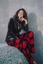 Cargar imagen en el visor de la galería, Pantalon Flores Rojas