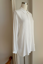 Cargar imagen en el visor de la galería, Blusa blanca de algodón manga larga ♻️