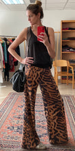 Cargar imagen en el visor de la galería, PANTALON SOFIA ANIMAL PRINT CAFE