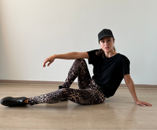 Cargar imagen en el visor de la galería, LEGGING ALGODON ANIMAL PRINT