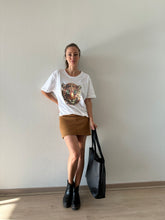 Cargar imagen en el visor de la galería, FALDA CORTA GAMUZA CAMEL