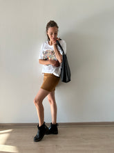 Cargar imagen en el visor de la galería, FALDA CORTA GAMUZA CAMEL