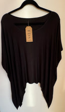 Cargar imagen en el visor de la galería, Polera algodón asimétrica