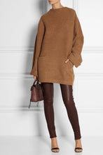 Cargar imagen en el visor de la galería, Legging Cuerina Café Moro