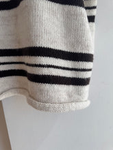 Cargar imagen en el visor de la galería, Chaleco Lana Blanco Rayas Cafes