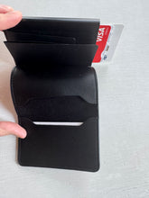 Cargar imagen en el visor de la galería, BILLETERA CUERO SINTETICO HOMBRE