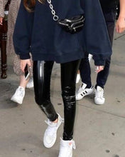 Cargar imagen en el visor de la galería, LEGGING LATEX NEGRA