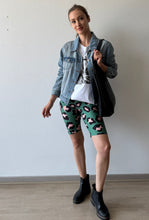 Cargar imagen en el visor de la galería, BIKER ANIMAL PRINT VERDE TIRO ALTO