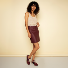 Cargar imagen en el visor de la galería, FALDA 3/4 CUERINA BURDEO
