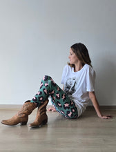 Cargar imagen en el visor de la galería, LEGGING LYCRA ANIMAL PRINT VERDE