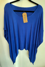 Cargar imagen en el visor de la galería, Polera algodón asimétrica