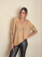 Cargar imagen en el visor de la galería, Chaleco de hilo mujer camel elegante