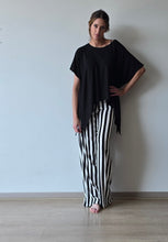 Cargar imagen en el visor de la galería, POLERA ALGODON ASIMETRICA