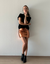 Cargar imagen en el visor de la galería, FALDA MIAMI - COBRE METALIZADA