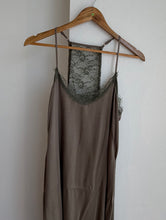 Cargar imagen en el visor de la galería, VESTIDO ENCAJE LARGO (VARIOS COLORES)