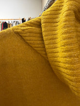 Cargar imagen en el visor de la galería, Chaleco Algodón Cuello Tortuga