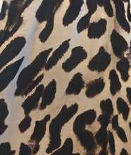 Cargar imagen en el visor de la galería, BLUSA LINO ANIMAL PRINT