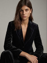 Cargar imagen en el visor de la galería, Blazer Terciopelo Negro