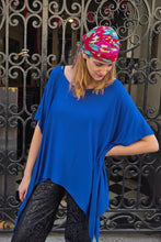 Cargar imagen en el visor de la galería, Polera algodón asimétrica