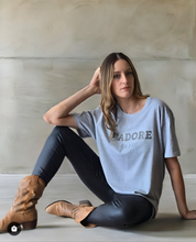 Cargar imagen en el visor de la galería, Legging Cuerina Mezclilla Negra