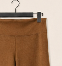 Cargar imagen en el visor de la galería, Pantalon Gamuza Camel