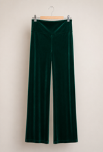 Cargar imagen en el visor de la galería, Pantalon Terciopelo Verde Esmeralda