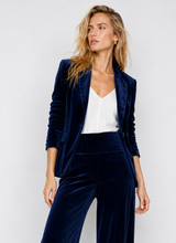 Cargar imagen en el visor de la galería, Blazer Terciopelo Azul Marino