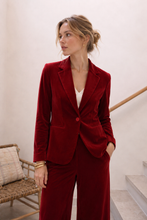 Cargar imagen en el visor de la galería, Blazer Terciopelo Rojo Italiano