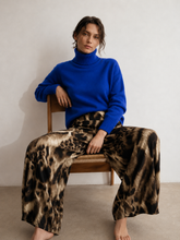 Cargar imagen en el visor de la galería, Pantalón Animal Print Manchas Café