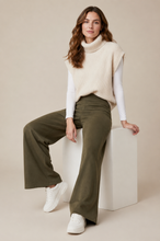 Cargar imagen en el visor de la galería, Pantalon Gamuza Verde Musgo