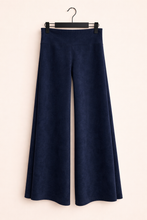 Cargar imagen en el visor de la galería, Pantalon Gamuza Azul Marino