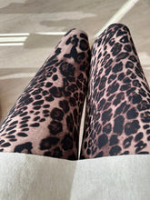 Cargar imagen en el visor de la galería, LEGGING ALGODON ANIMAL PRINT