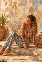 Cargar imagen en el visor de la galería, Legging estampado animal blanco mujer outfit urbano