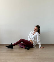 Cargar imagen en el visor de la galería, LEGGING CUERINA FORRADA BURDEO