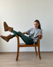 Cargar imagen en el visor de la galería, LEGGING CUERINA FORRADA VERDE